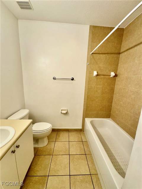 8313 Bernwood Cove Loop S 1204, Fort Myers FL - photo 13 of 18