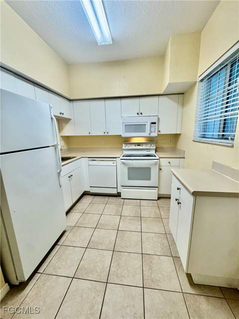 8313 Bernwood Cove Loop S 1204, Fort Myers FL - photo 6 of 18
