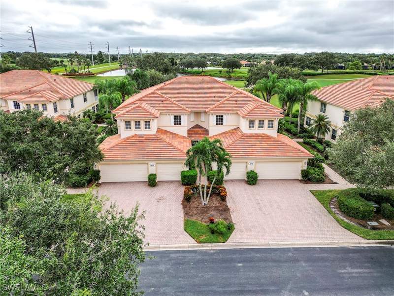 2 bedroom Condominium at 3010 Meandering Way 102, Idlewild, Fort Myers — photo 2
