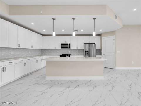257 Indies Dr E 102, Naples FL - photo 14 of 46