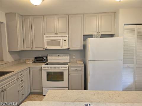 5622 Woodmere Lake Cir B102, Naples FL - photo 20 of 41