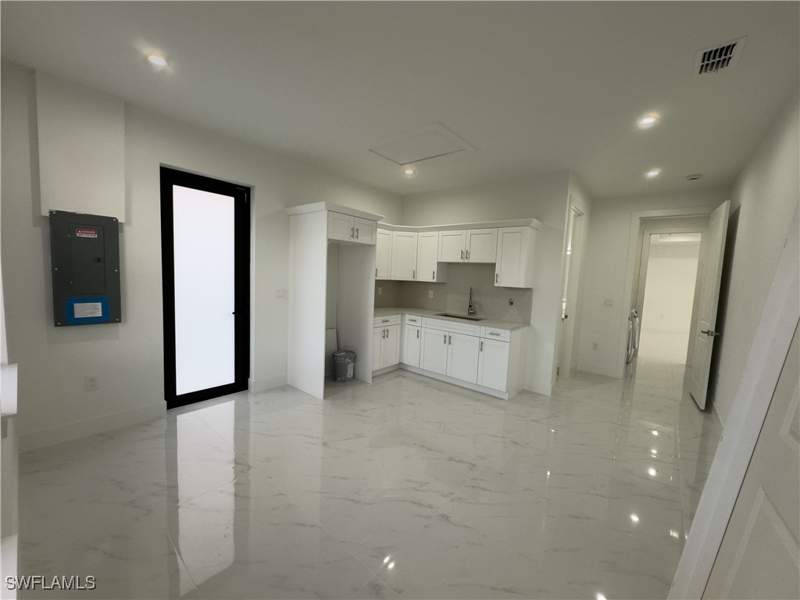 4 bedroom SingleFamilyResidence at 4009 33rd St SW, Lehigh Acres, Lehigh Acres — photo 3
