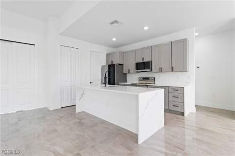 1336 NW 13th Pl, Cape Coral FL - photo 12 of 39