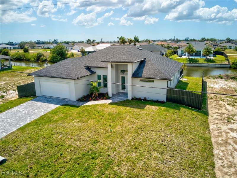 3 bedroom SingleFamilyResidence at 1336 NW 13th Pl, Cape Coral, Cape Coral — photo 3