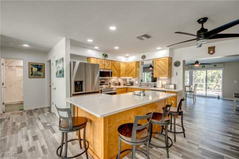 445 Donora Blvd, Fort Myers Beach FL - photo 13 of 44