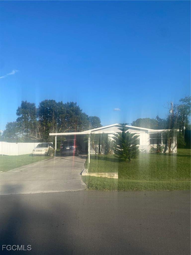 2 bedroom SingleFamilyResidence at 114 Oleander RD, LEHIGH ACRES, Lehigh Acres — photo 3