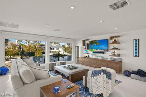 1290 Bay Dr, Sanibel FL - photo 13 of 44