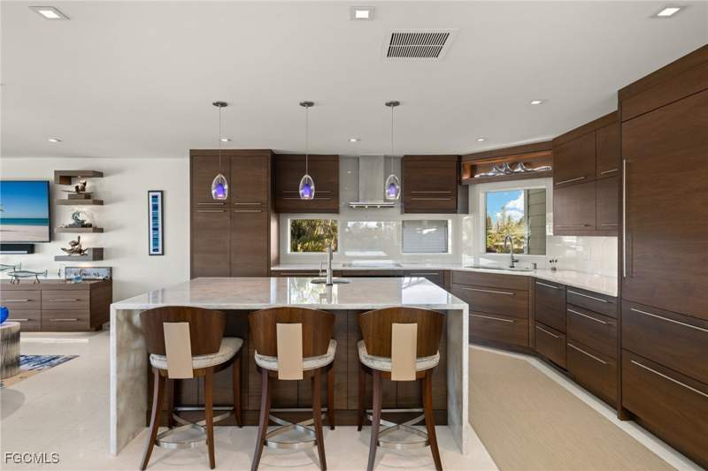 3 bedroom SingleFamilyResidence at 1290 Bay Dr, Sanibel Harbours, Sanibel — photo 5