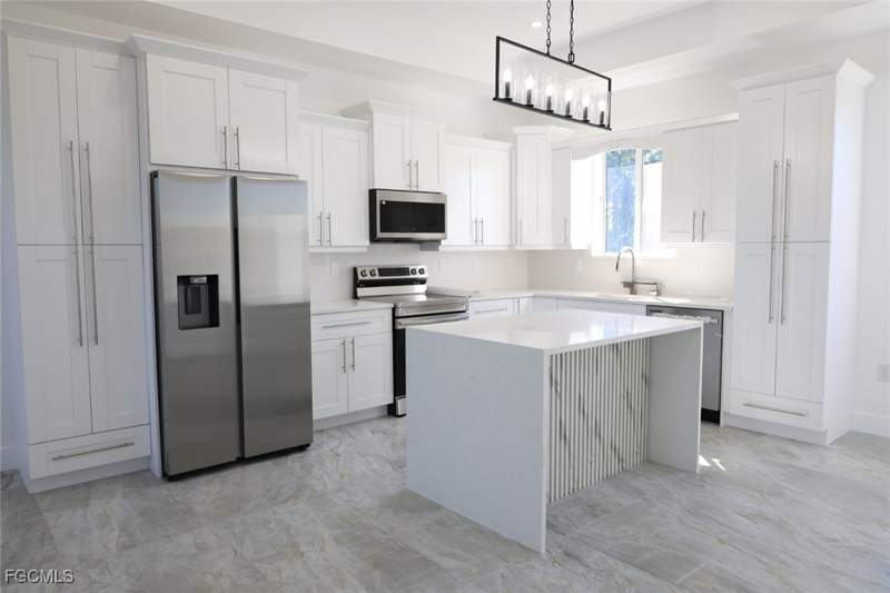 3 bedroom SingleFamilyResidence at 114 Preston St, Lehigh Acres, Lehigh Acres — photo 5