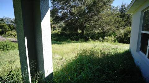 666 Vanola Ct, Lehigh Acres FL - photo 11 of 13