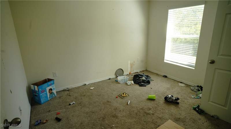 3 bedroom SingleFamilyResidence at 666 Vanola Ct, Lehigh Acres, Lehigh Acres — photo 5