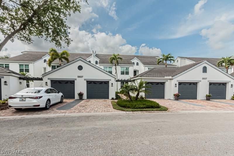 2 bedroom Condominium at 5937 Sand Wedge Ln 1503, Wedge Wood At The Strand, Naples — photo 4