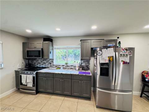 141 SW 48th Ter, Cape Coral FL - photo 16 of 39