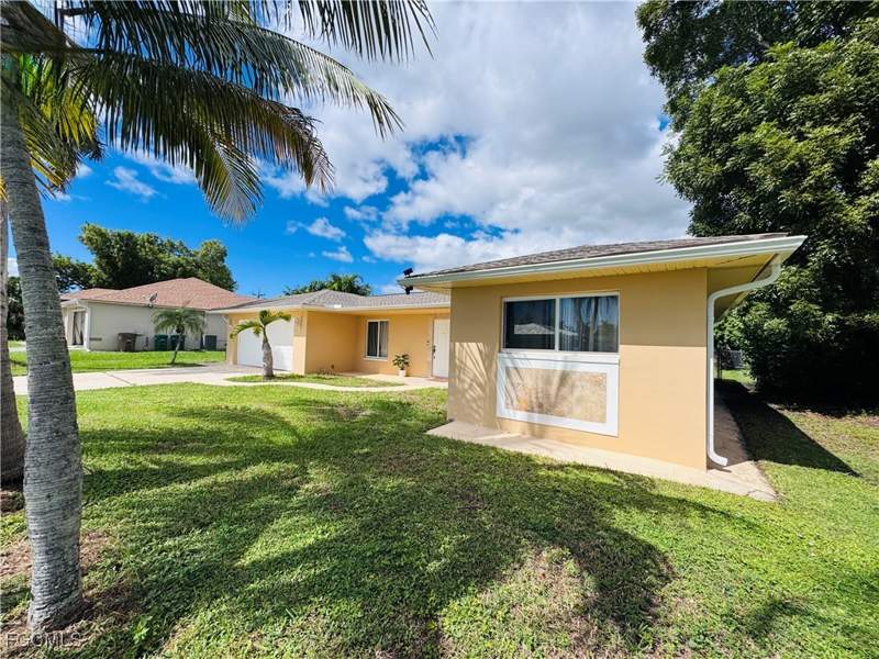 3 bedroom SingleFamilyResidence at 141 SW 48th Ter, Cape Coral, Cape Coral — photo 3