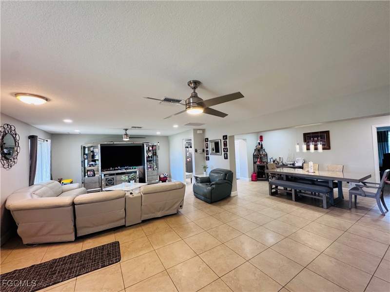 3 bedroom SingleFamilyResidence at 141 SW 48th Ter, Cape Coral, Cape Coral — photo 5