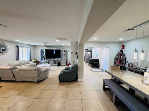 141 SW 48th Ter, Cape Coral FL - photo 7 of 39