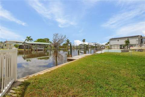 3851 Coconut Dr, St James City FL - photo 7 of 24
