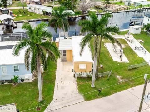 3851 Coconut Dr, St James City FL - photo 8 of 24