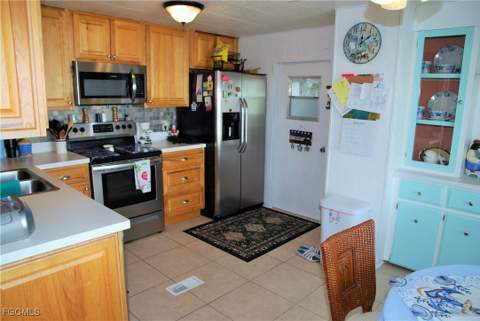 80 Snead Dr, North Fort Myers FL - photo 10 of 34