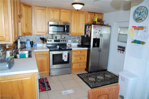 80 Snead Dr, North Fort Myers FL - photo 11 of 34