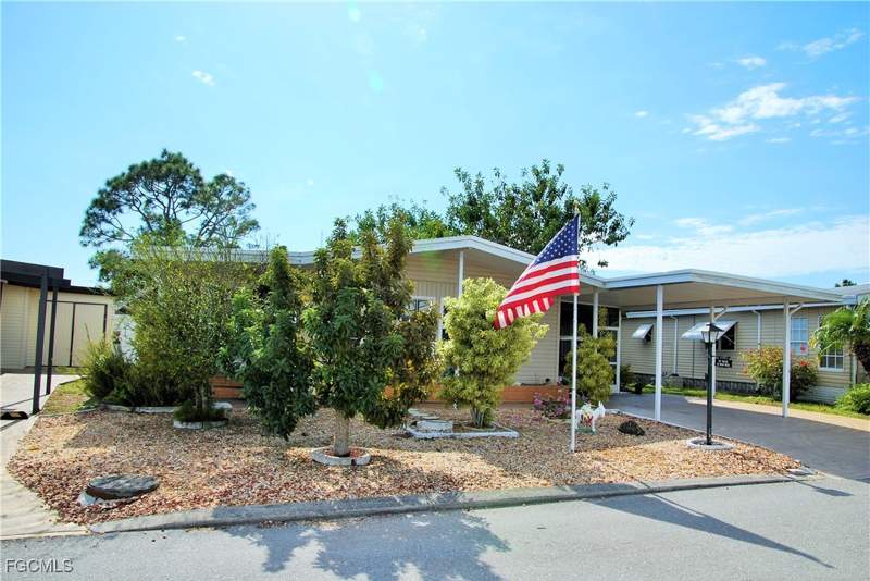 2 bedroom ManufacturedHome at 80 Snead Dr, Six Lakes Country Club, North Fort Myers — photo 3