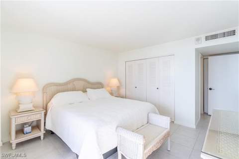 440 Seaview Ct 805, Marco Island FL - photo 15 of 37