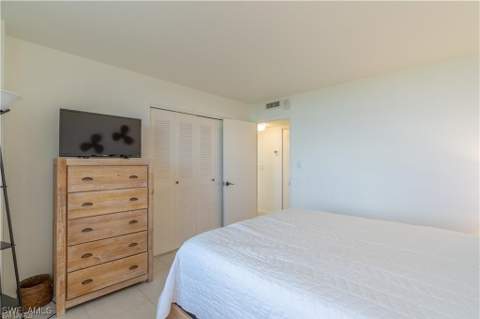 440 Seaview Ct 805, Marco Island FL - photo 20 of 37