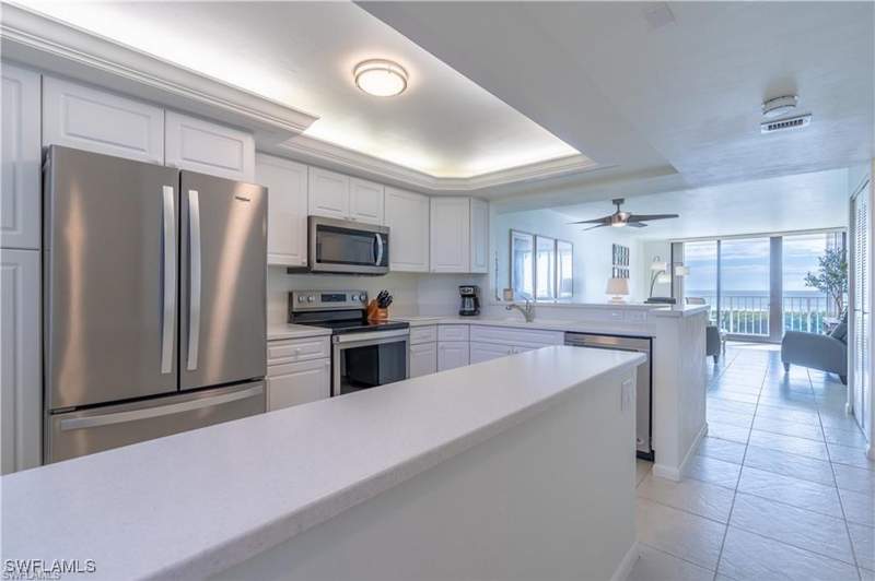2 bedroom Condominium at 440 Seaview Ct 805, South Seas Club Condo, Marco Island — photo 3
