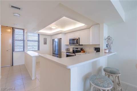 440 Seaview Ct 805, Marco Island FL - photo 7 of 37