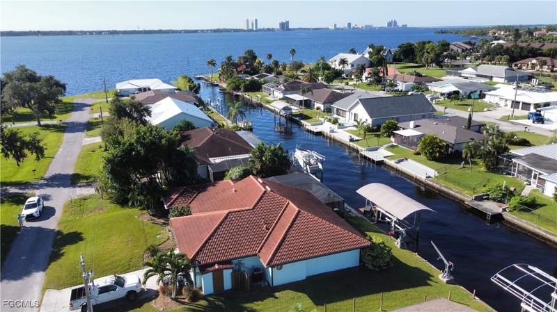 3 bedroom SingleFamilyResidence at 1823 Stevenson Rd, North Fort Myers, North Fort Myers — photo 2