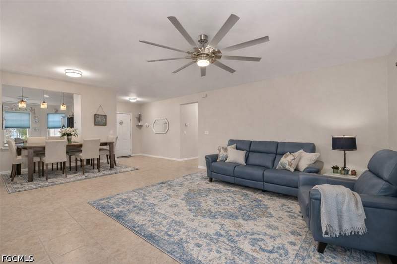 3 bedroom SingleFamilyResidence at 15259 Yellow Wood Dr, Cascades, Alva — photo 3