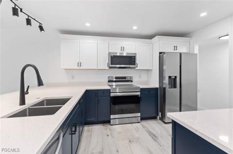 2067 W Lakeview Blvd 8, North Fort Myers FL - photo 7 of 25