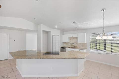 912 Lincoln Ave, Lehigh Acres FL - photo 6 of 32