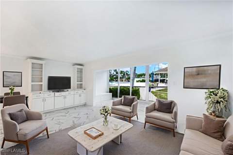 222 Harbour Dr 114, Naples FL - photo 10 of 47