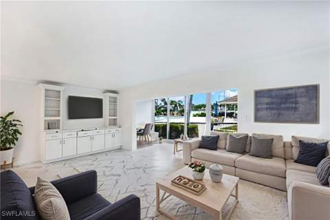 222 Harbour Dr 114, Naples FL - photo 11 of 47