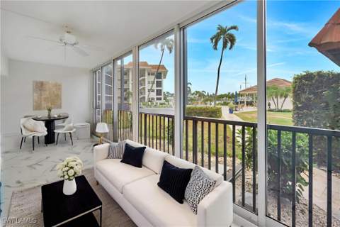 222 Harbour Dr 114, Naples FL - photo 13 of 47