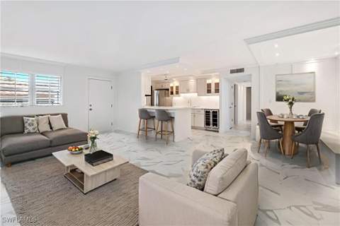 222 Harbour Dr 114, Naples FL - photo 19 of 47
