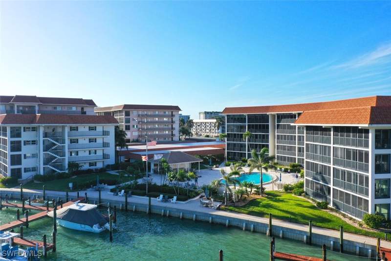 2 bedroom Condominium at 222 Harbour Dr 114, Commodore Club, Naples — photo 5
