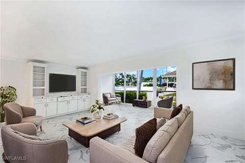 222 Harbour Dr 114, Naples FL - photo 9 of 47