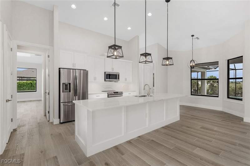 4 bedroom SingleFamilyResidence at 106 SW 33rd Pl, Cape Coral, Cape Coral — photo 4