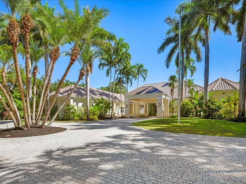 6 bedroom SingleFamilyResidence at 656 Hickory Rd, Pine Ridge, Naples — photo 3