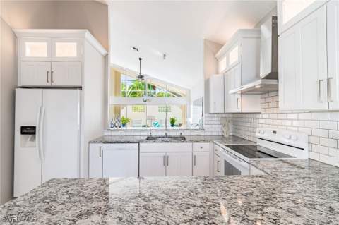 102 Palm Frond Ct, Naples FL - photo 10 of 22