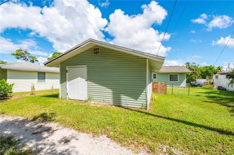 2432 Washington Ave, Naples FL - photo 19 of 24