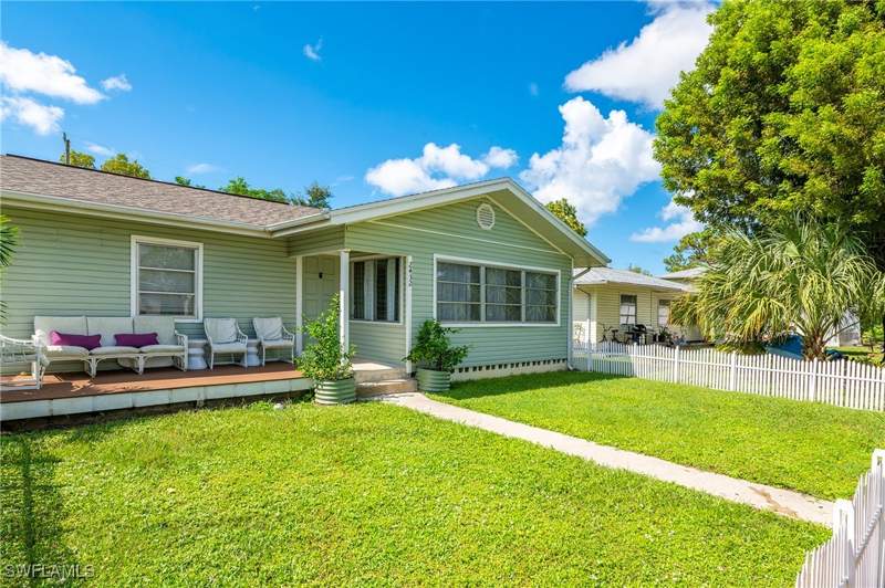 3 bedroom SingleFamilyResidence at 2432 Washington Ave, Inomah, Naples — photo 3