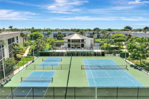 788 Park Shore Dr E39, Naples FL - photo 10 of 35