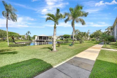 788 Park Shore Dr E39, Naples FL - photo 14 of 35