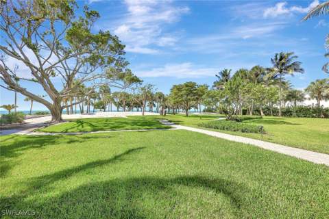 788 Park Shore Dr E39, Naples FL - photo 15 of 35