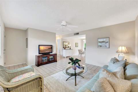 788 Park Shore Dr E39, Naples FL - photo 18 of 35