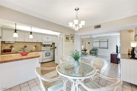 788 Park Shore Dr E39, Naples FL - photo 19 of 35