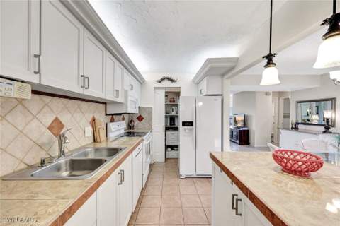 788 Park Shore Dr E39, Naples FL - photo 21 of 35